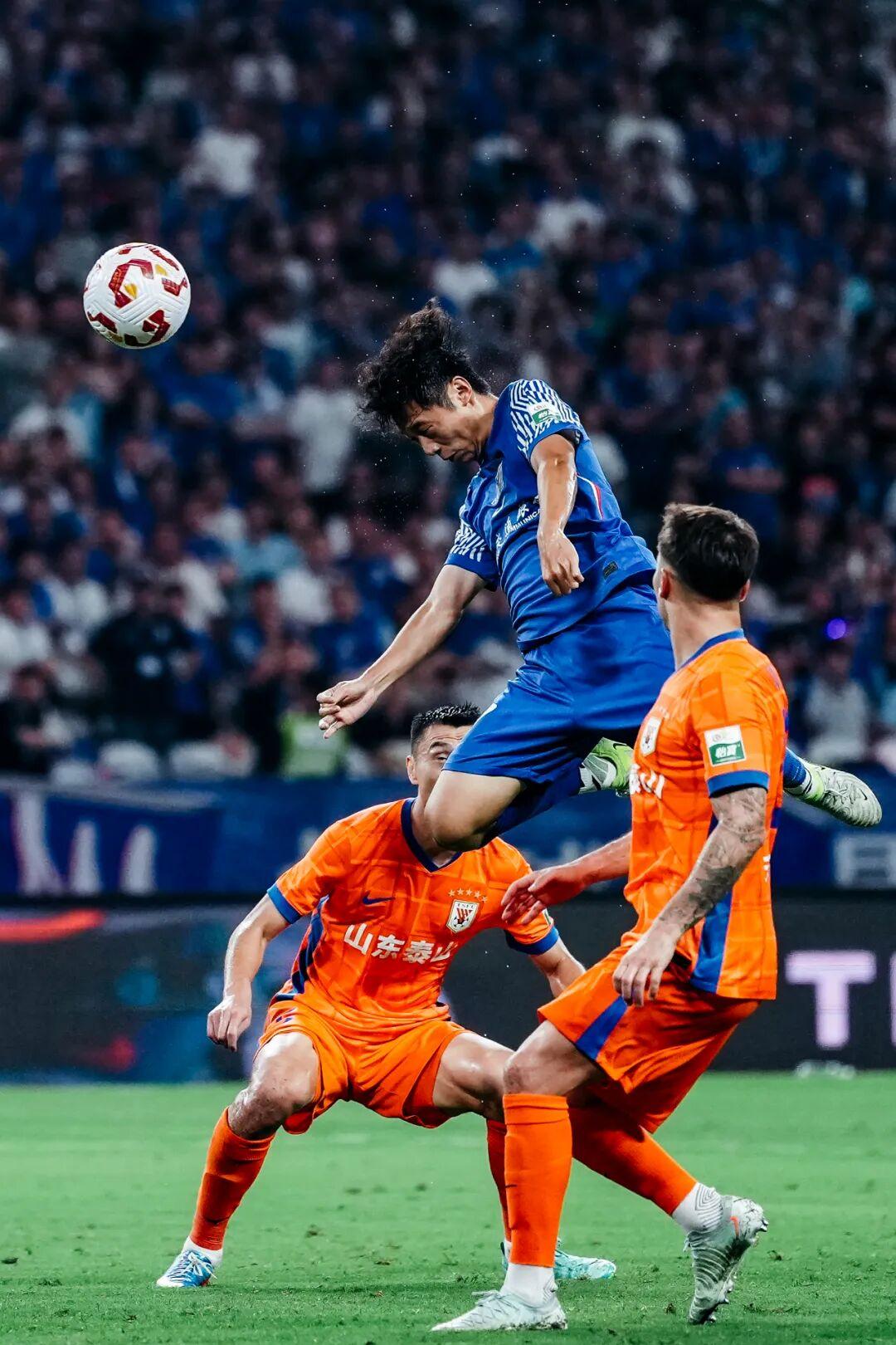 关于今晨法甲焦点战，上海申花复出首秀，气氛紧张，训练强度明显提升的信息